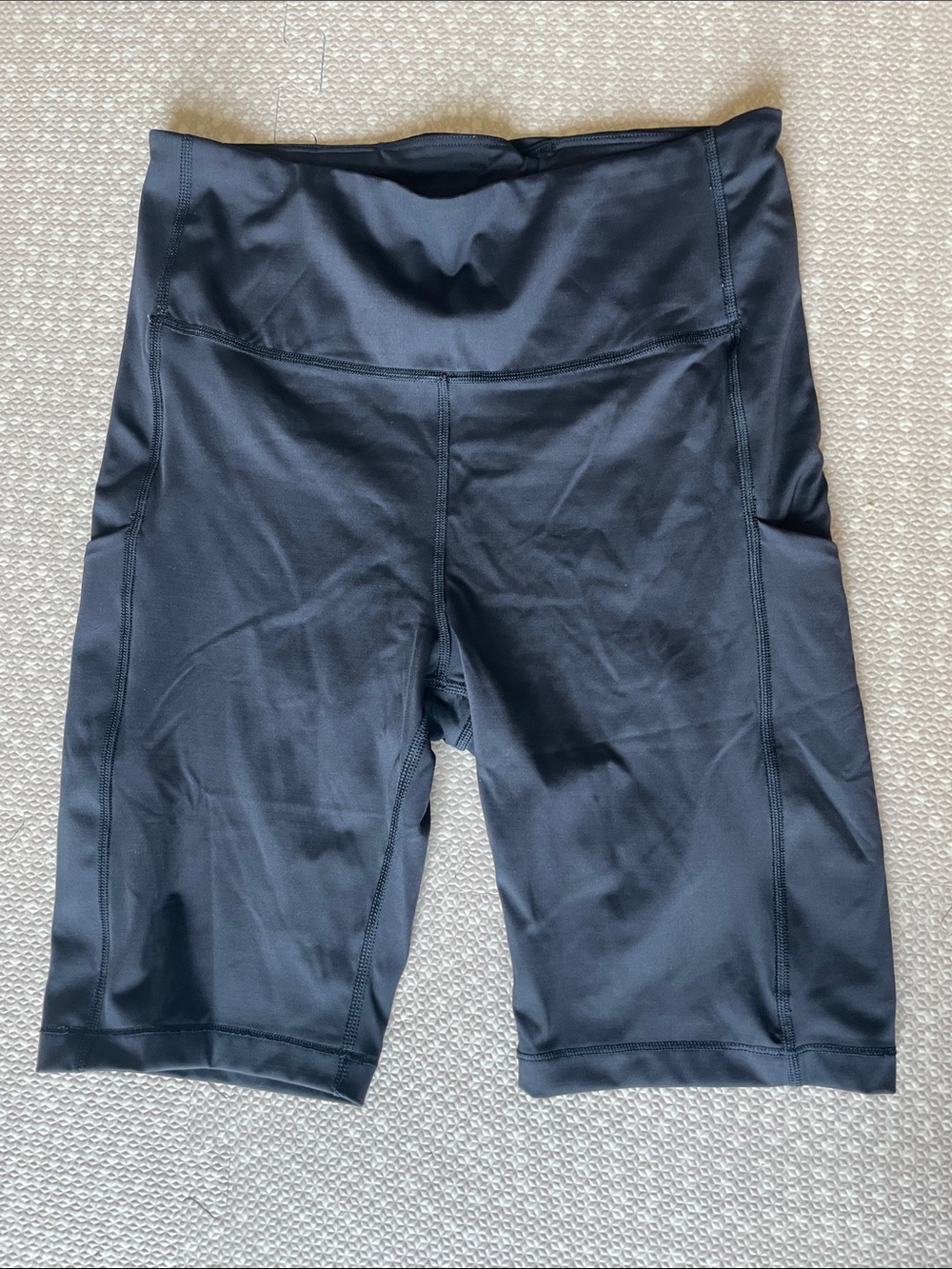 Athleta Black Ultimate Stash Packet 9” High-Rise Short